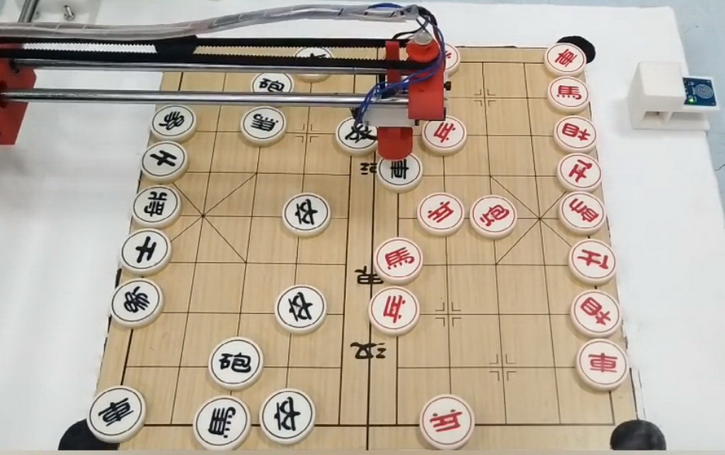 “棋天大圣”-智能博弈象棋装置