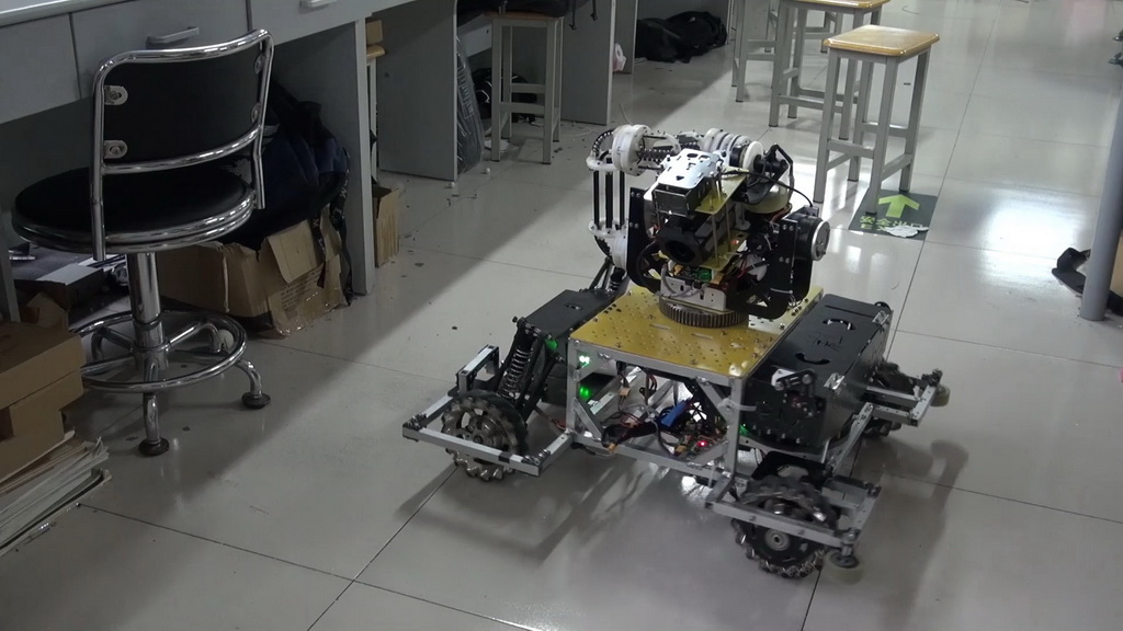 一种基于麦克纳姆轮的巡逻报警灭火机器人