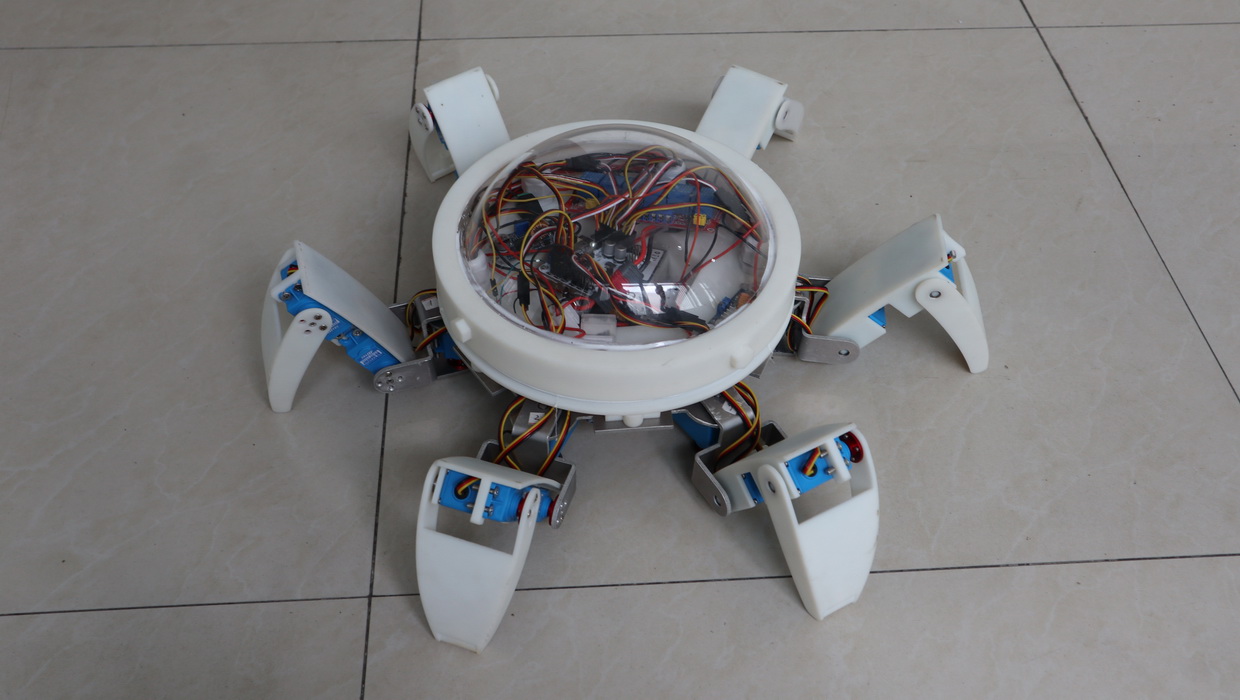 小型多用途水陆两栖巡检智能机器人